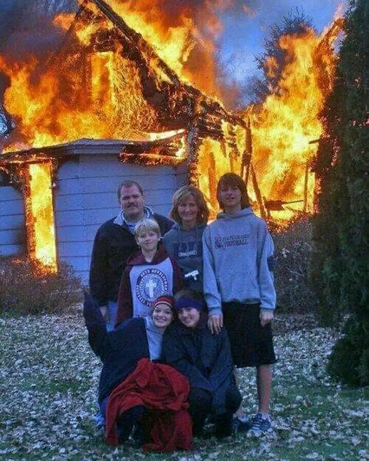 momen lucu foto bareng © 2021 Instagram