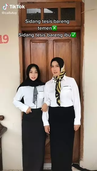 Kisah viral anak dan ibu lulus kuliah bareng © TikTok
