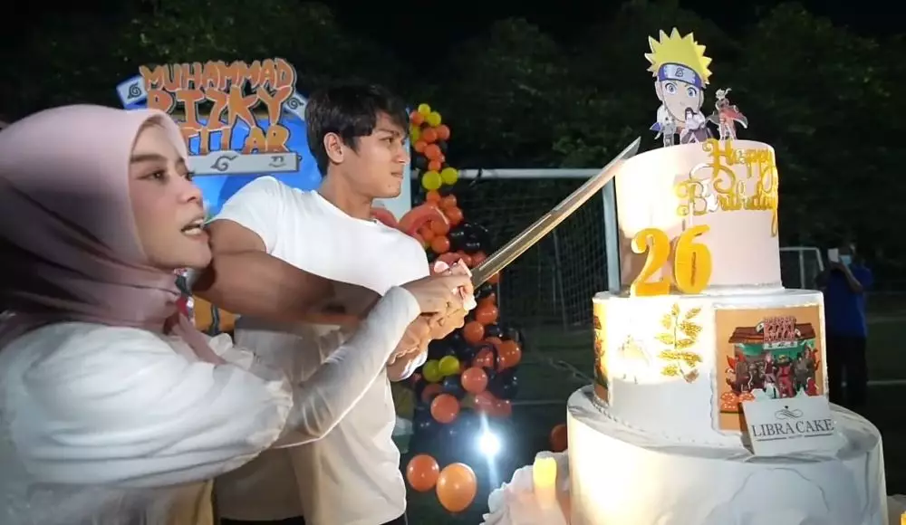 kejutan ulang tahun Rizky Billar dari Lesty Kejora © 2021 brilio.net YouTube kejutan ulang tahun Rizky Billar dari Lesty Kejora © 2021 brilio.net YouTube