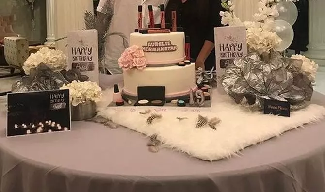 kue ultah Aurel © 2021 brilio.net kue ultah Aurel © 2021 brilio.net