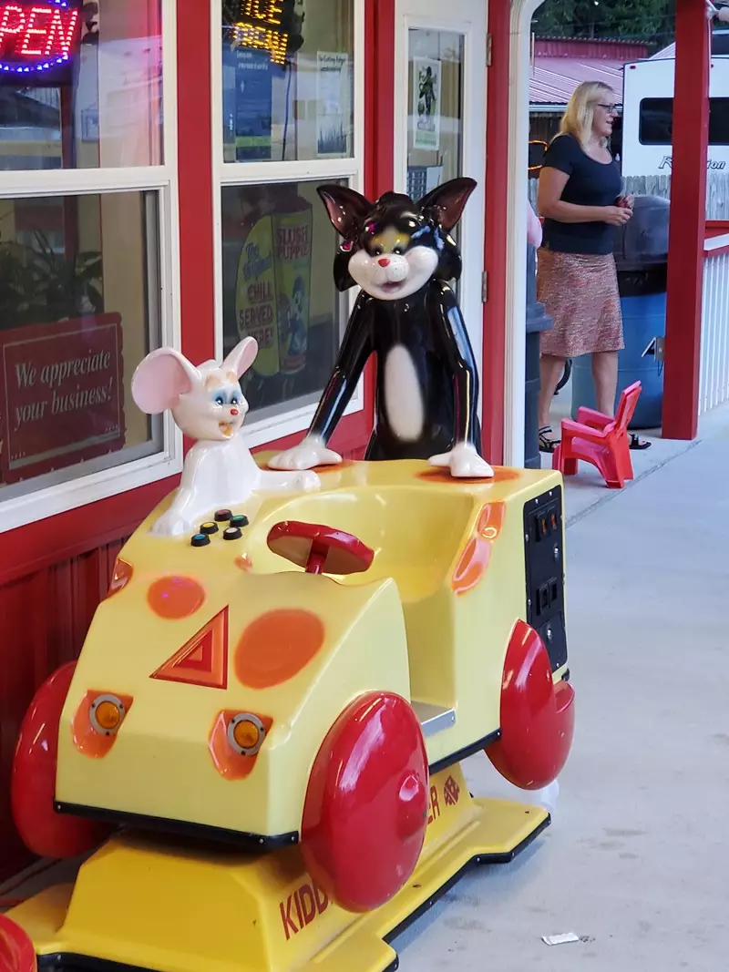 wahana bermain bentuk kartun © 2021 berbagai sumber wahana bermain bentuk kartun © 2021 berbagai sumber