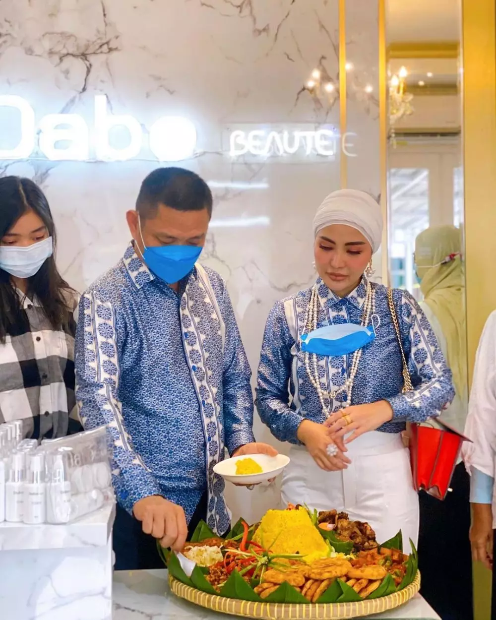 Bella Shofie resmikan kantor baru © Instagram