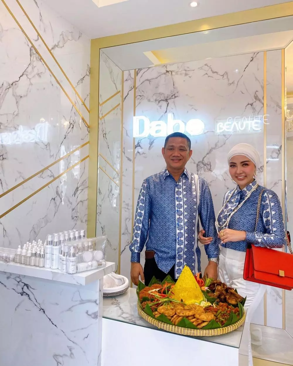 Bella Shofie resmikan kantor baru © Instagram