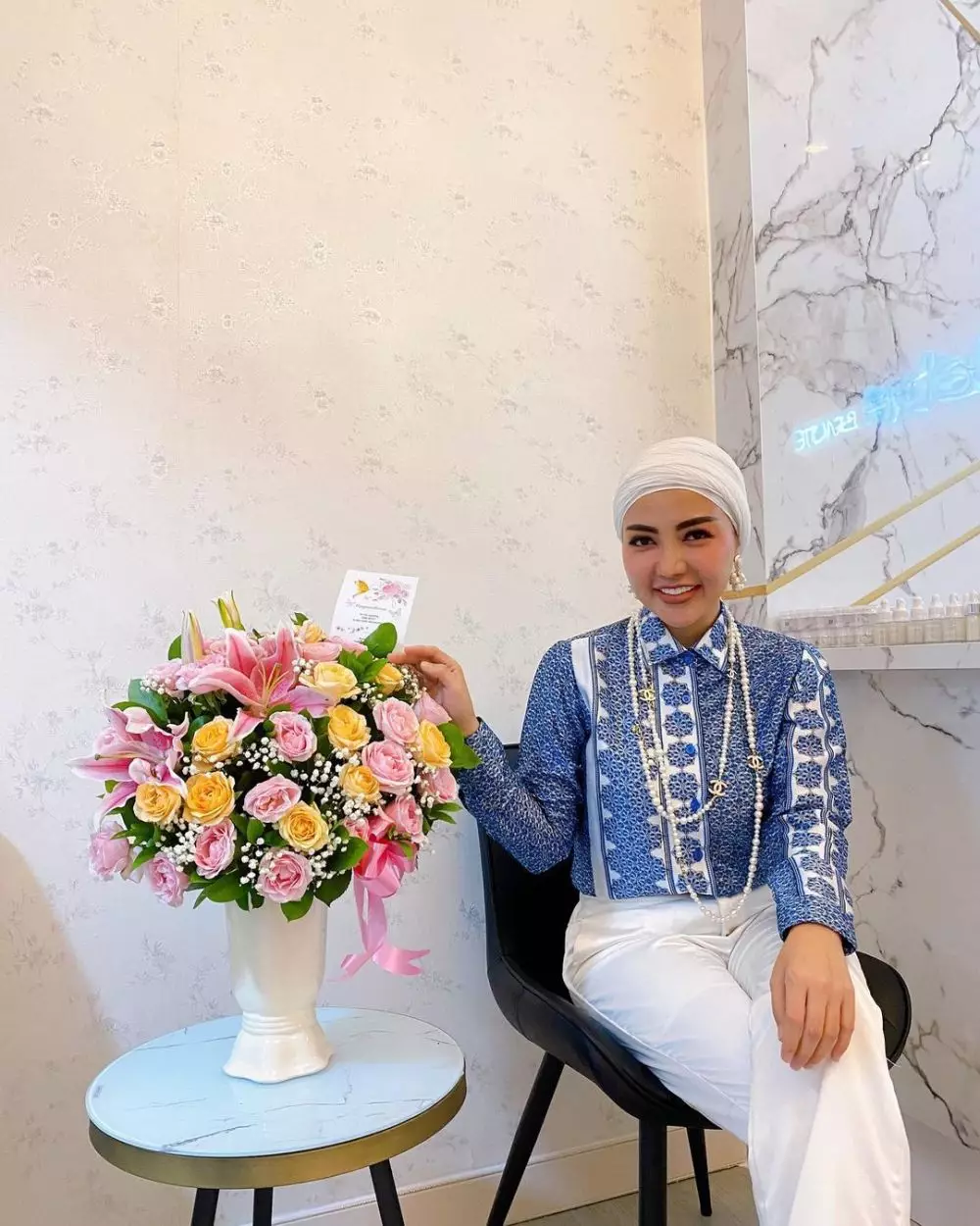 Bella Shofie resmikan kantor baru © Instagram