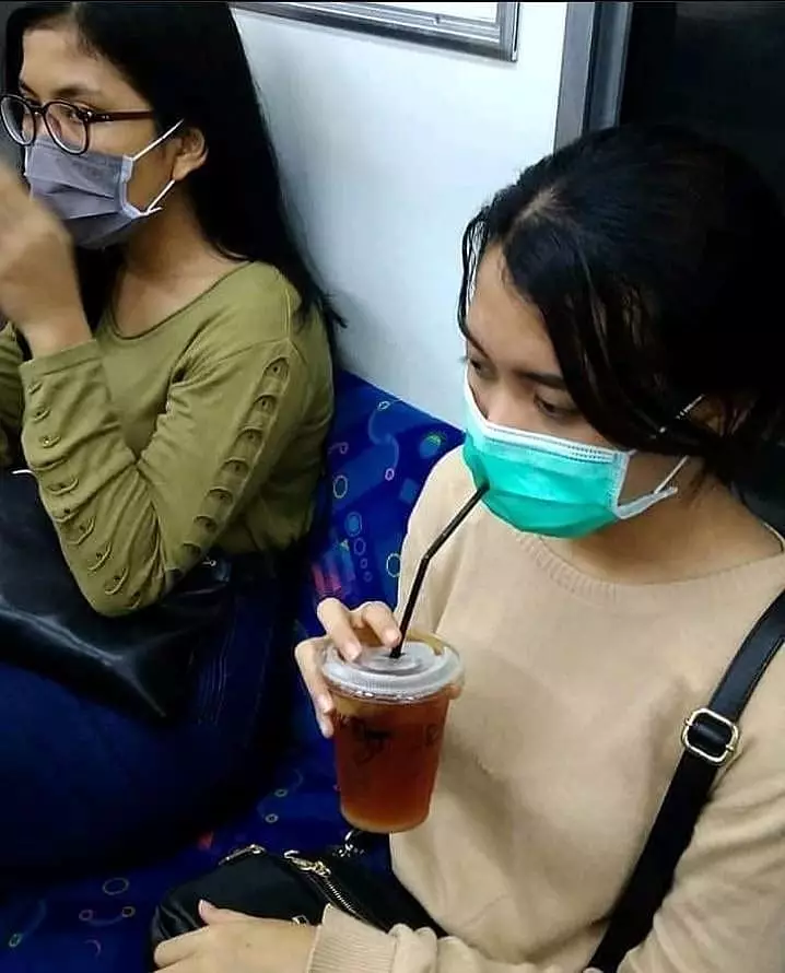 nyusahin diri makan minum © 2021 Instagram