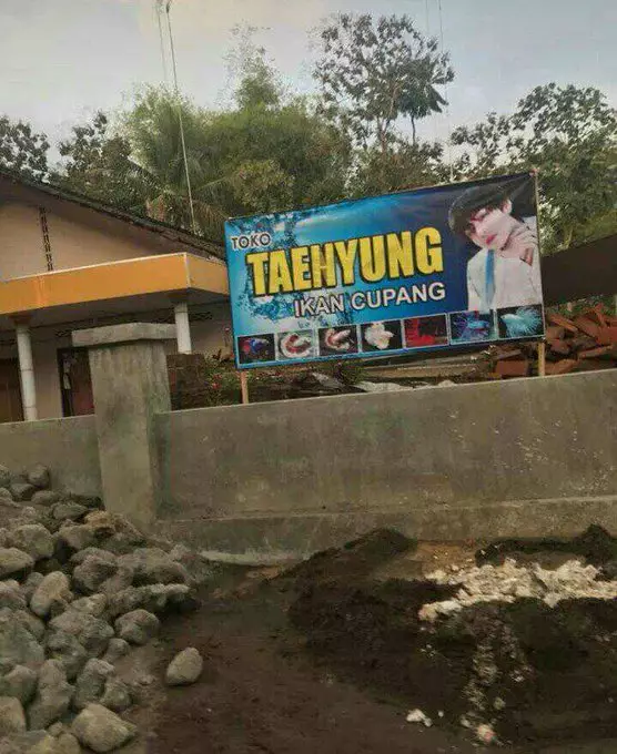 spanduk warung terinspirasi kpop © 2021 twitter.com spanduk warung terinspirasi kpop © 2021 twitter.com