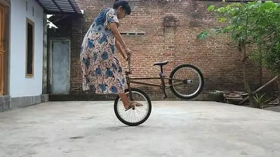 momen lucu emak nggak ada kerjaan © 2021 1cak.com