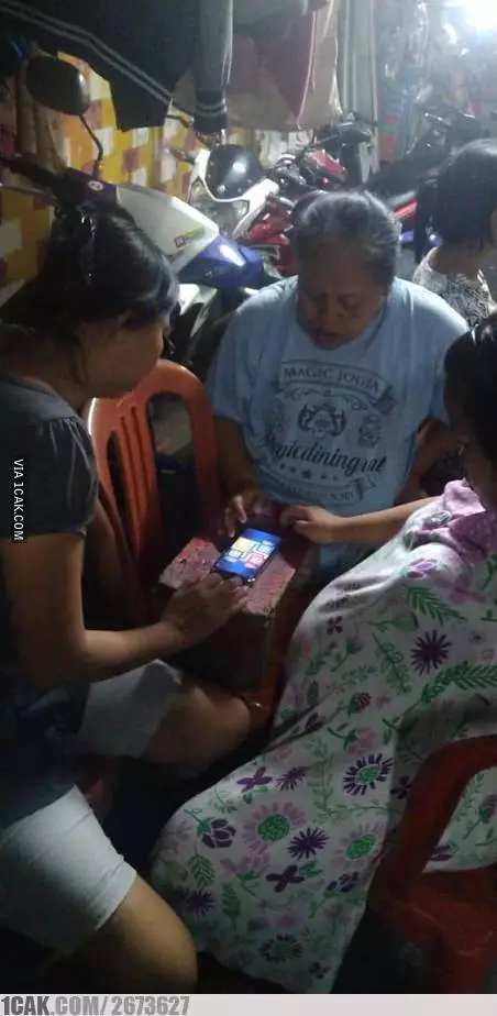 momen lucu emak nggak ada kerjaan © 2021 1cak.com