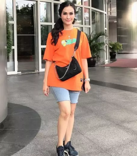 Pesona penyanyi dangdut di usia 40-an dari berbagai sumber