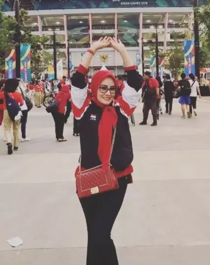 Pesona penyanyi dangdut di usia 40-an dari berbagai sumber