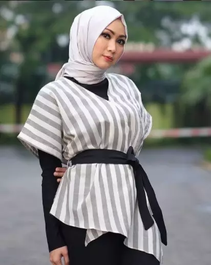 Pesona penyanyi dangdut di usia 40-an dari berbagai sumber