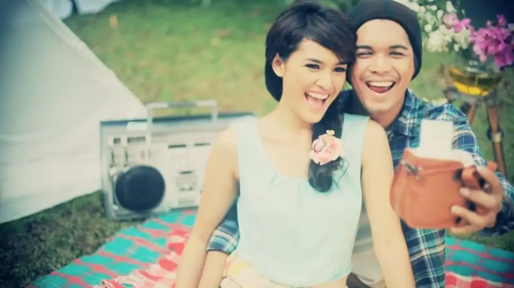 pasangan seleb bintangi video klip © YouTube