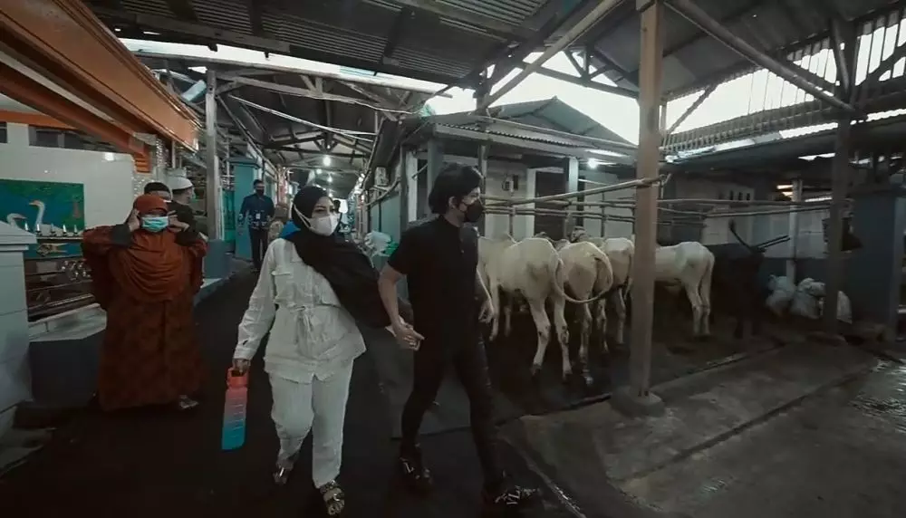 Atta Halilintar dan Aurel Hermansyah beli hewan kurban © 2021 brilio.net YouTube