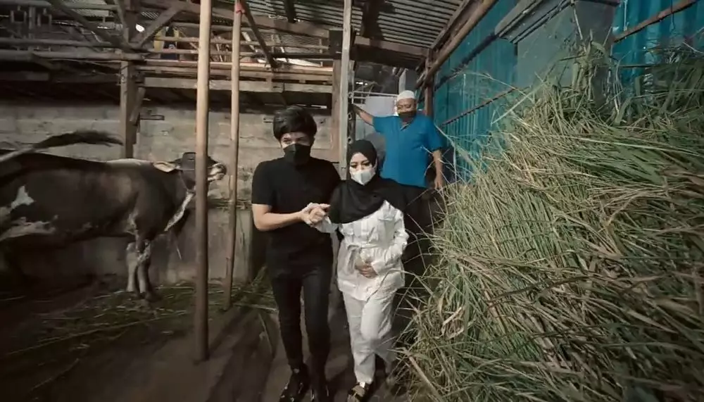 Atta Halilintar dan Aurel Hermansyah beli hewan kurban © 2021 brilio.net YouTube