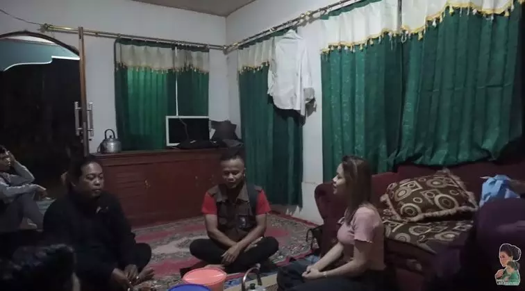 Meli pulang ke kampung halaman © YouTube Meli pulang ke kampung halaman © YouTube