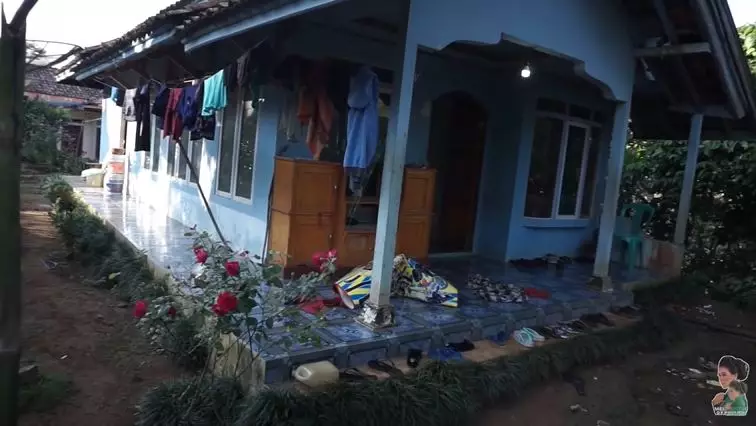 Meli pulang ke kampung halaman © YouTube Meli pulang ke kampung halaman © YouTube