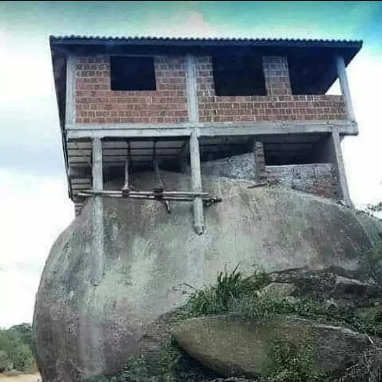 bangunan bertingkat desainnya nyeleneh © 2021 instagram.com bangunan bertingkat desainnya nyeleneh © 2021 instagram.com