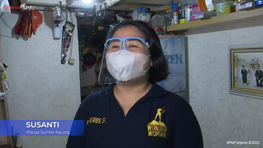 Momen Jokowi malam malam blusukan bagikan sembako dan paket obat YouTube/Sekretariat Presiden