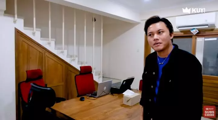 penampakan kantor rizky febian © YouTube