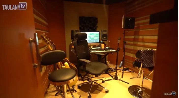 penampakan kantor rizky febian © YouTube