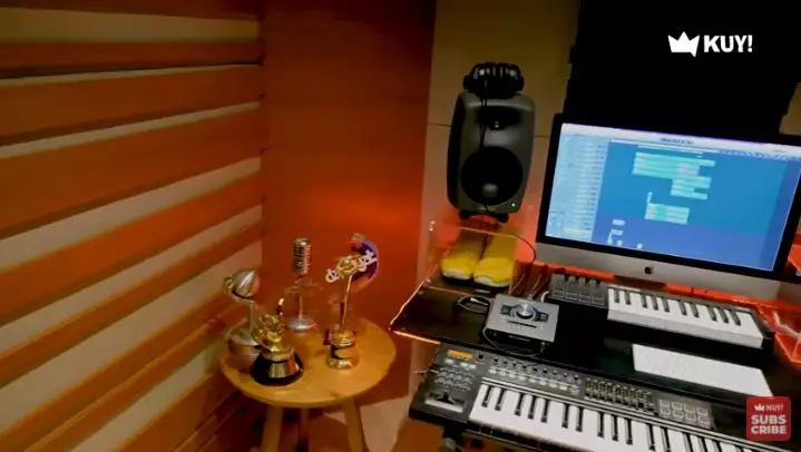 penampakan kantor rizky febian © YouTube