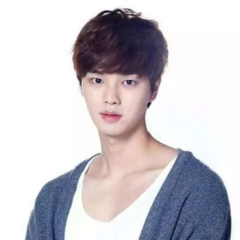 Transformasi Song Kang © 2021 brilio.net Transformasi Song Kang © 2021 brilio.net