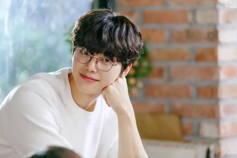 Transformasi Song Kang © 2021 brilio.net Transformasi Song Kang © 2021 brilio.net