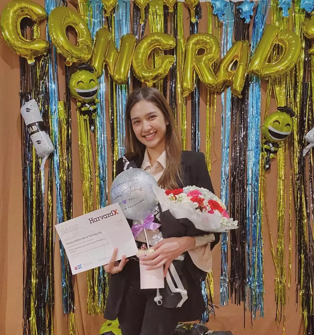 seleb cantik lulusan kampus bergengsi luar negeri © instagram seleb cantik lulusan kampus bergengsi luar negeri © instagram