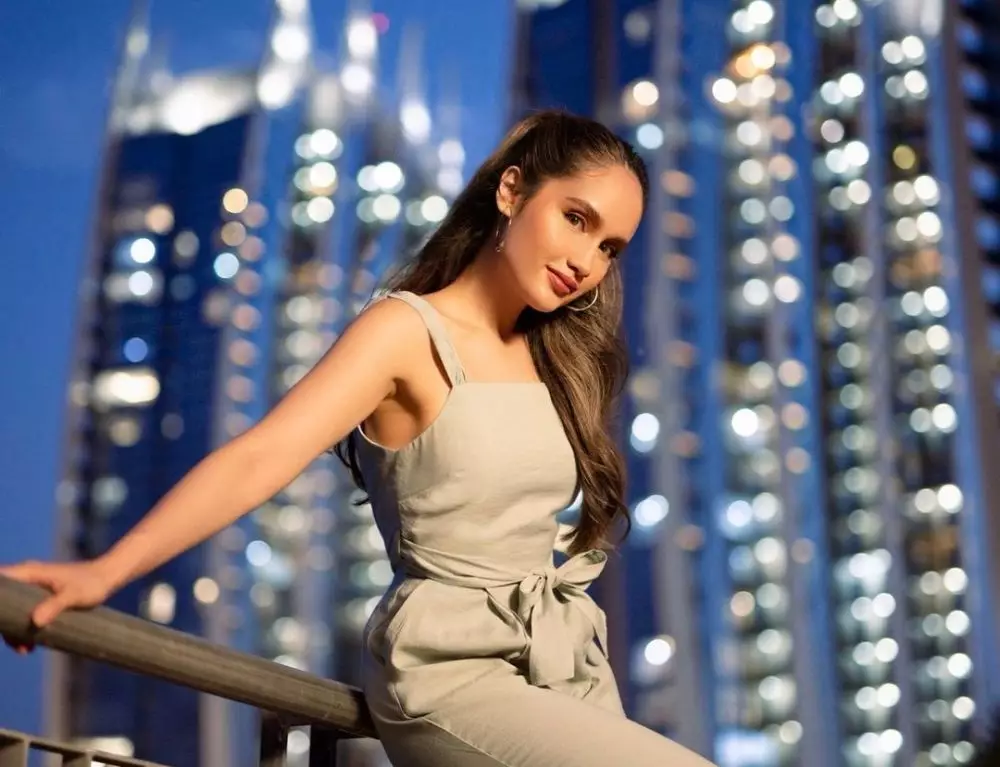 seleb cantik lulusan kampus bergengsi luar negeri © instagram seleb cantik lulusan kampus bergengsi luar negeri © instagram