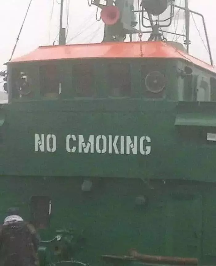 salah tulis di kendaraan © 2021 instagram.com