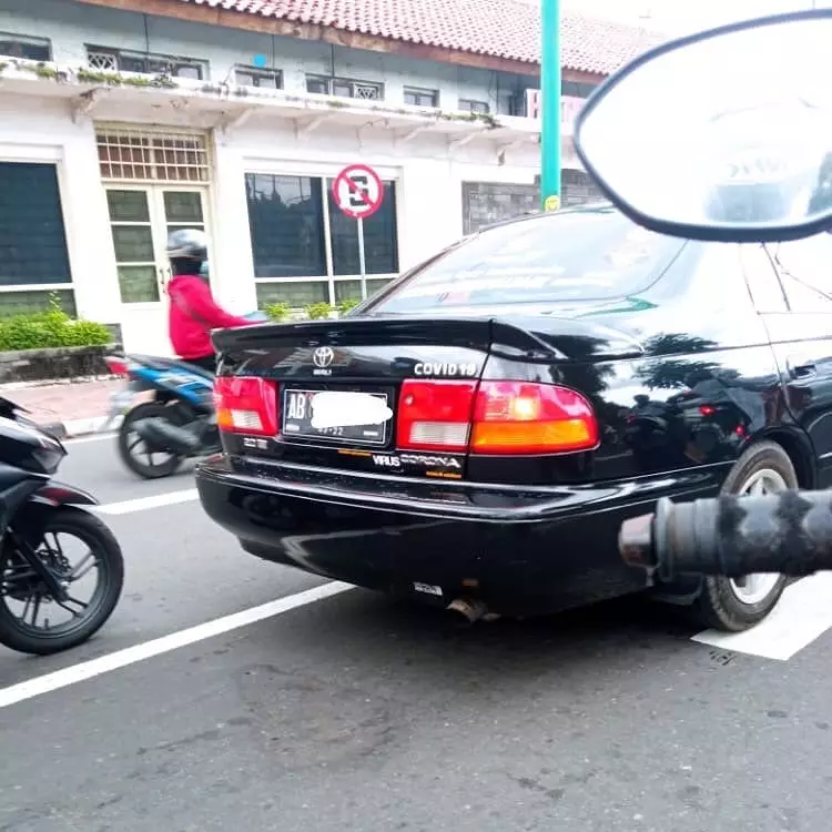 salah tulis di kendaraan © 2021 instagram.com