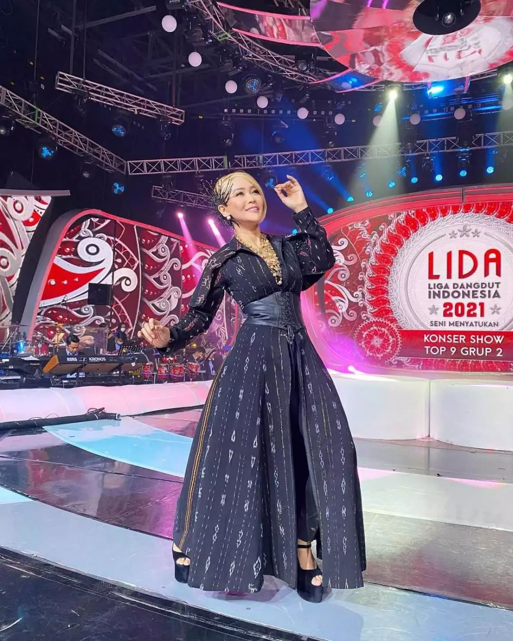 Potret terbaru diva dangdut era 2000-an dari berbagai sumber Potret terbaru diva dangdut era 2000-an dari berbagai sumber