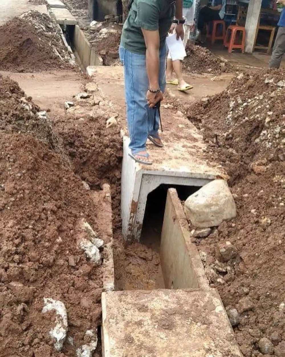 bangunan nggak lurus absurd banget © 2021 instagram.com