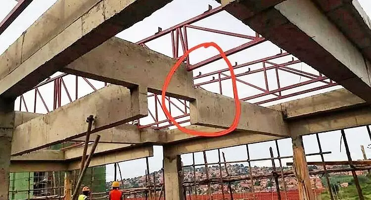 bangunan nggak lurus absurd banget © 2021 instagram.com