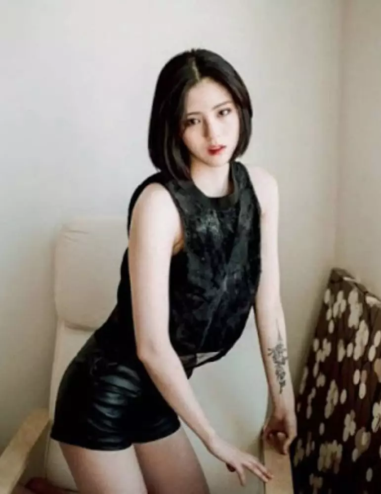 Potret Han So-hee sebelum debut dari berbagai sumber