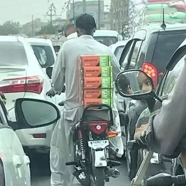 momen pengendara dari belakang © 2021 twitter.com