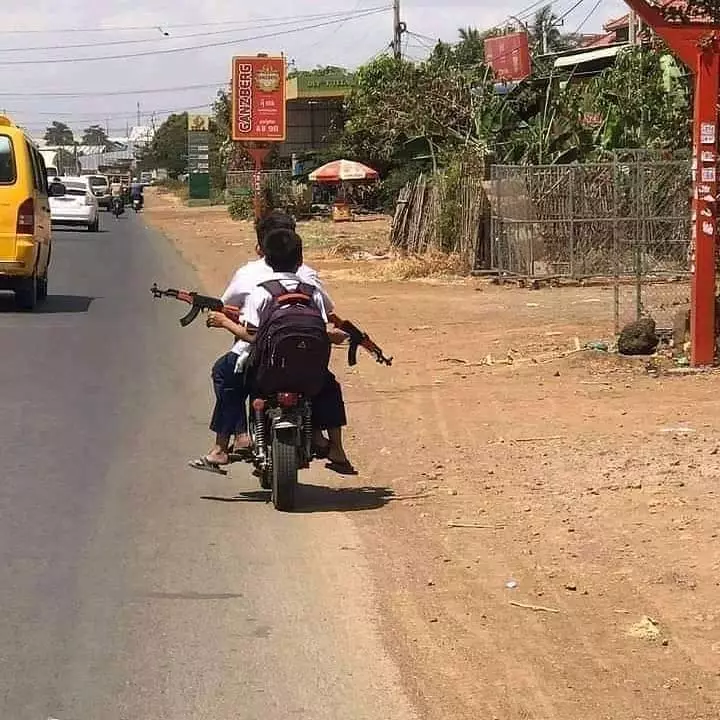 momen pengendara dari belakang © 2021 twitter.com