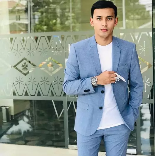 Aktor ini langganan peran utama di sinetron religi dari berbagai sumber