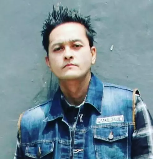 Aktor ini langganan peran utama di sinetron religi dari berbagai sumber