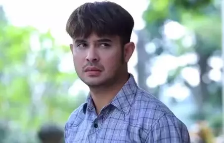 Aktor ini langganan peran utama di sinetron religi dari berbagai sumber