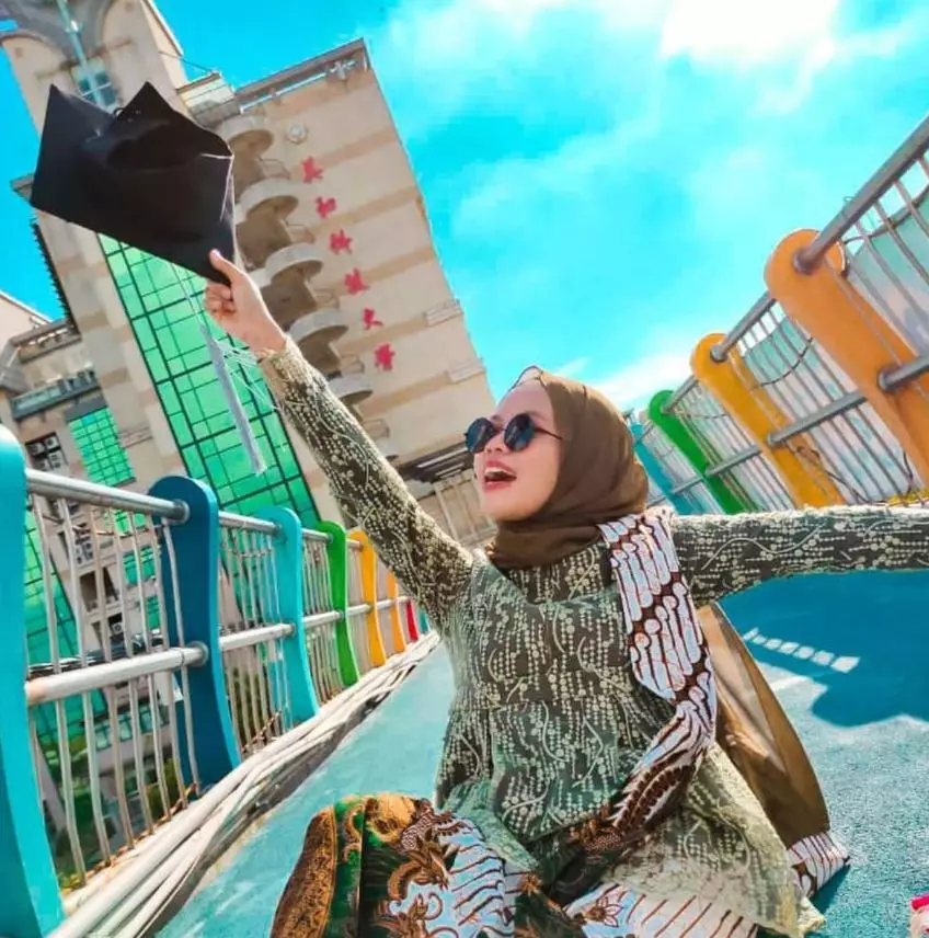 Dian Nursiati lulusan Taiwan © Instagram