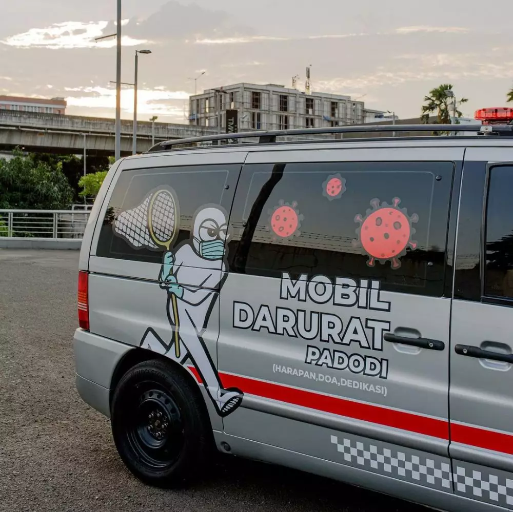 Penampakan mobil Ananda Omesh usai diubah jadi ambulance Instagram Penampakan mobil Ananda Omesh usai diubah jadi ambulance Instagram