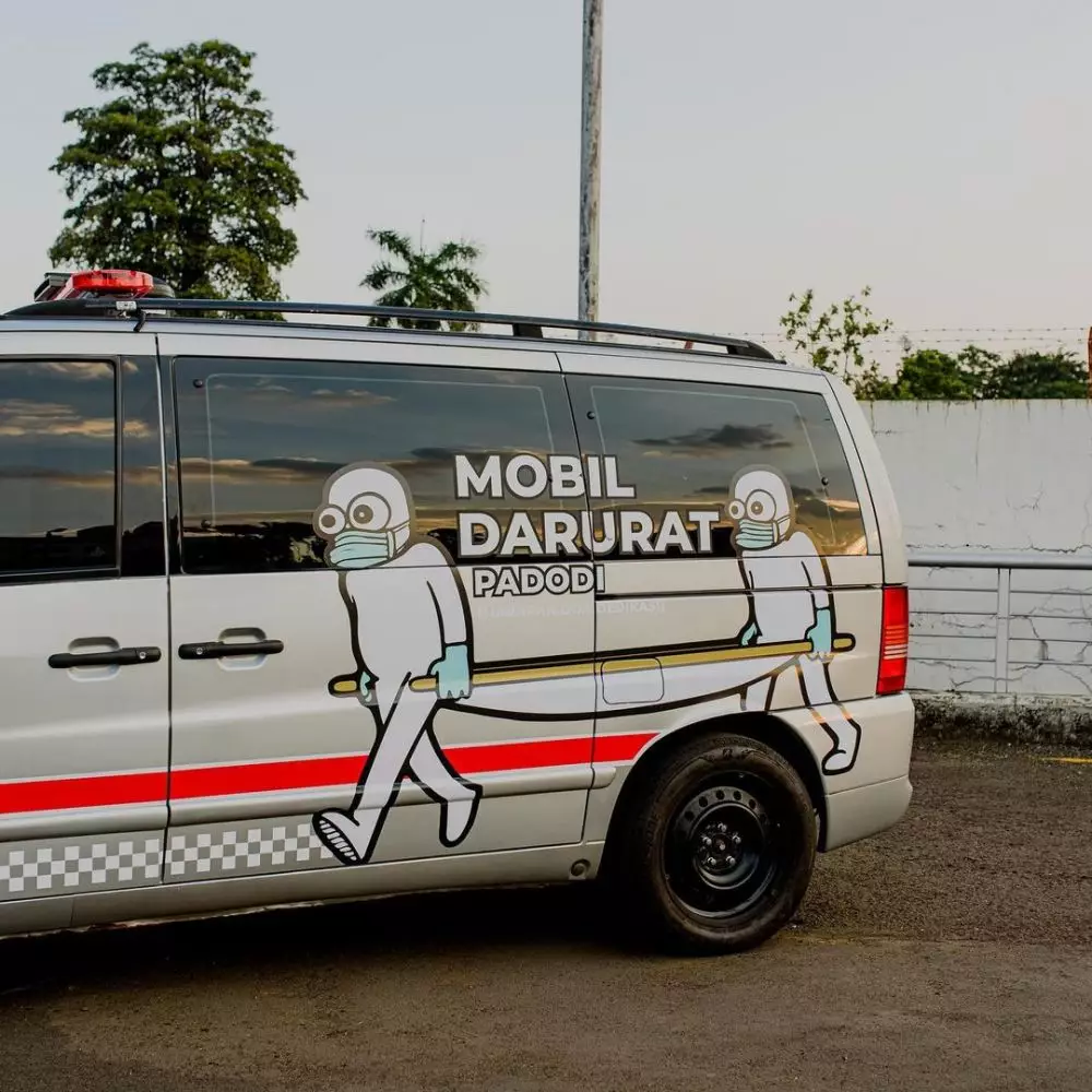 Penampakan mobil Ananda Omesh usai diubah jadi ambulance Instagram Penampakan mobil Ananda Omesh usai diubah jadi ambulance Instagram