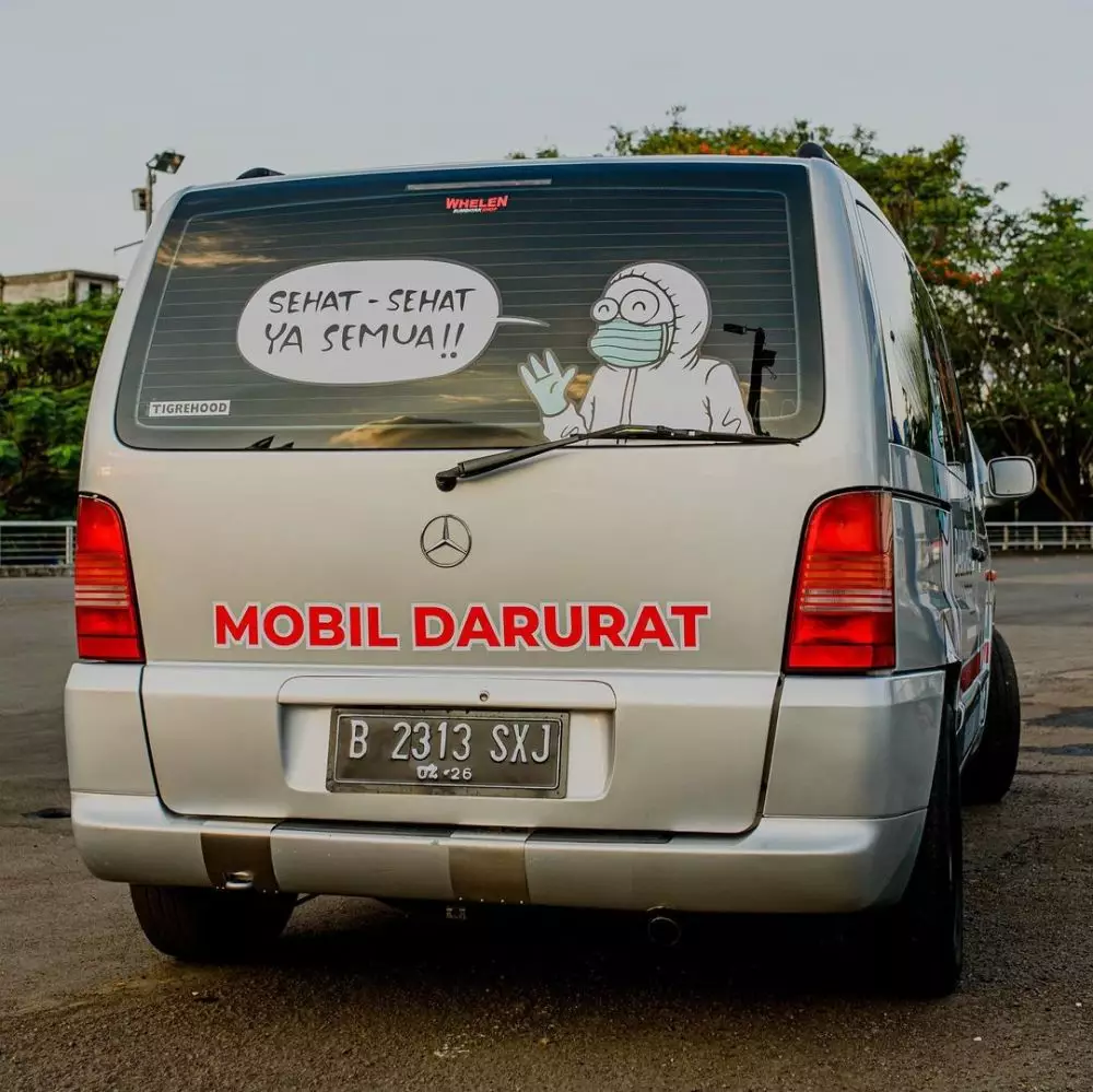 Penampakan mobil Ananda Omesh usai diubah jadi ambulance Instagram Penampakan mobil Ananda Omesh usai diubah jadi ambulance Instagram