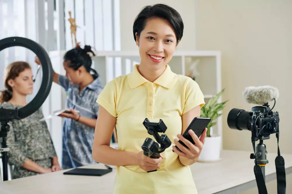 Langkah bikin film pendek makin sinematik © 2021 brilio.net Langkah bikin film pendek makin sinematik © 2021 brilio.net