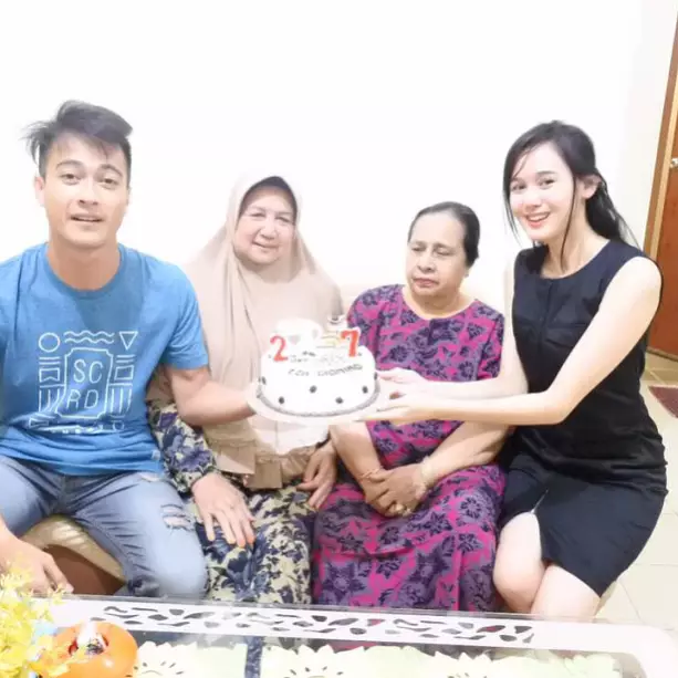 Potret aktor FTV bareng ibunya © 2021 brilio.net