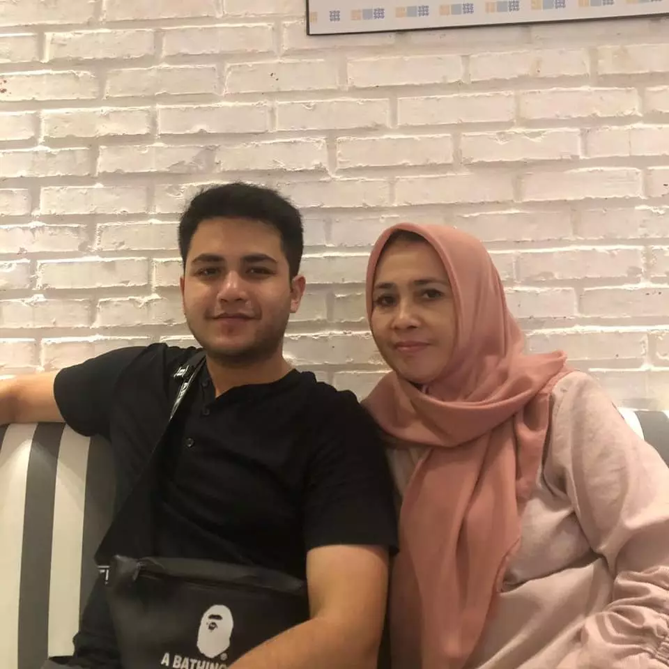 Potret aktor FTV bareng ibunya © 2021 brilio.net