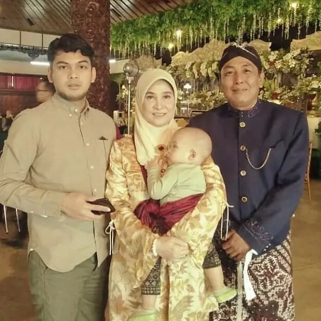 Potret aktor FTV bareng ibunya © 2021 brilio.net