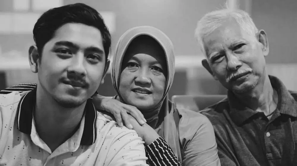 Potret aktor FTV bareng ibunya © 2021 brilio.net