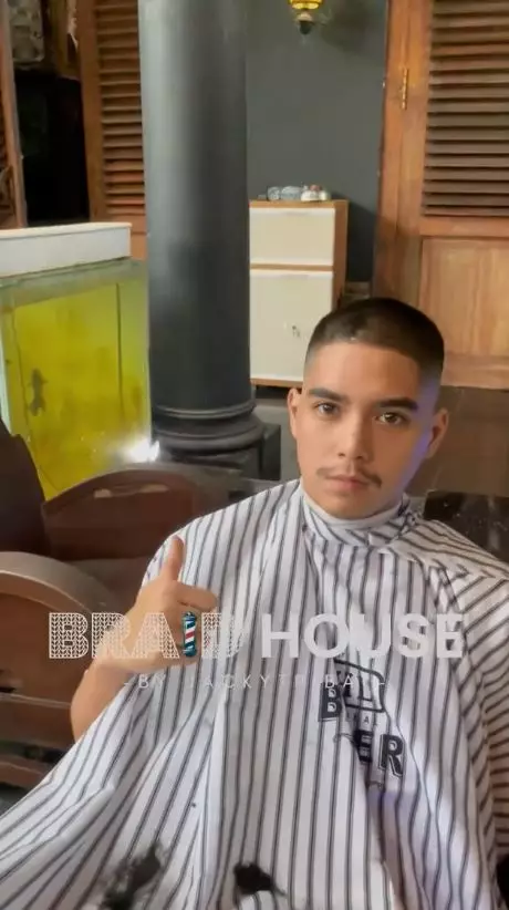 9 potret Al berkumis © Instagram